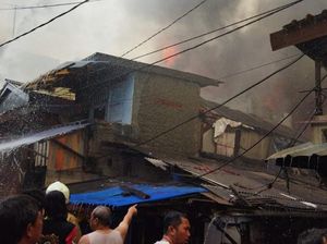 Api Kebakaran Permukiman Padat Penduduk Tambora Jakbar Masih Menyala