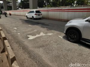 Anggota DPRD Minta Tambalan Jl HR Rasuna Said Pakai Bahan yang Lebih Kuat! Anggota DPRD Minta Tambalan Jl HR Rasuna Said Pakai Bahan yang Lebih Kuat!