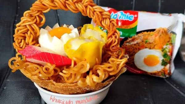 Kreatif! Netizen Ini Berhasil Sulap 10 Mie Goreng Jadi Cantik