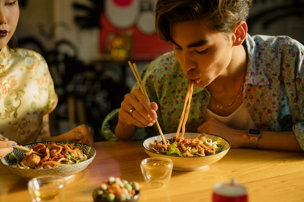 mie panjang umur atau siu mie menjadi makanan khas Imlek