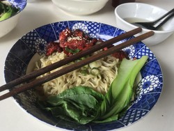 Mulur Gurih Bakmie Sejawat Topping Ayam Charsiu yang Hits di Sukabumi