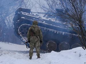 Gerilya Paman Sam di Tengah Isu Invasi Rusia ke Ukraina Gerilya Paman Sam di Tengah Isu Invasi Rusia ke Ukraina