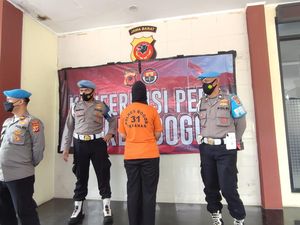 Ibu-ibu Penipu Arisan Fiktif di Bogor Ditangkap, Kerugian Rp 5,7 M Ibu-ibu Penipu Arisan Fiktif di Bogor Ditangkap, Kerugian Rp 5,7 M