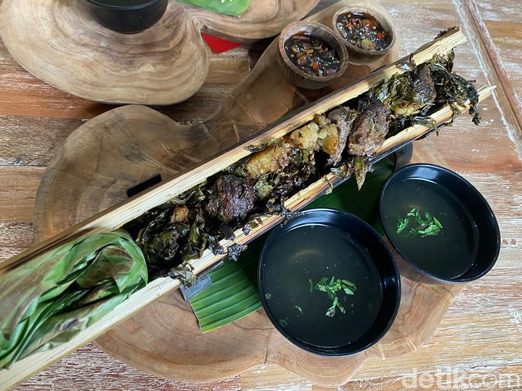 Sei Dalam Bambu : Sei Sapi Gurih Dibakar Dalam Bambu Selama 5 Jam