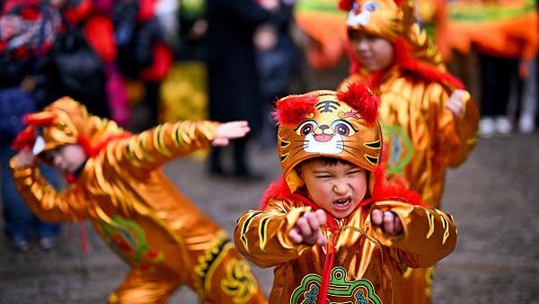 Semarak Menyambut Imlek di Pecinan Skotlandia