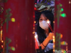 Sembahyang Malam Pergantian Tahun Imlek di Yogyakarta Sembahyang Malam Pergantian Tahun Imlek di Yogyakarta