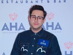 Melarat Lalu Cerai, Lawan Main Jackie Chan Akhirnya Rujuk