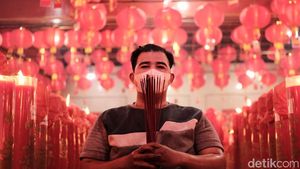 Suka Cita Malam Imlek di Bekasi