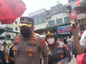 Tinjau Vihara Dharma Bhakti, Kapolres Jakbar Pastikan Situasi Aman-Kondusif Tinjau Vihara Dharma Bhakti, Kapolres Jakbar Pastikan Situasi Aman-Kondusif