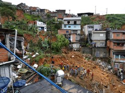 44 Orang Tewas Tersapu Banjir dan Tanah Longsor di Brasil
