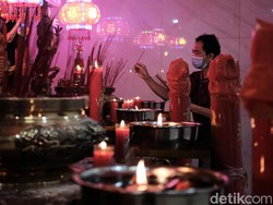 Kelenteng Hok Lay Kiong Bekasi Gelar Ibadah Imlek Secara Terbatas