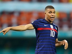 Satu nama lain adalah Kylian Mbappe, striker Paris Saint-Germain asal Prancis. Mbappe juga sangat kuat, ujar Ronaldo. Foto: (Getty Images)