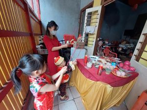 Melihat Suasana Kampung Pecinan Surabaya Saat Perayaan Imlek Melihat Suasana Kampung Pecinan Surabaya Saat Perayaan Imlek