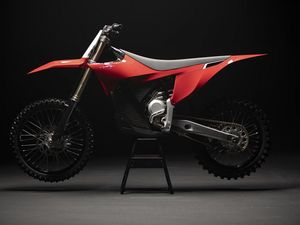 Motocross Listrik Stark Varg Laris Manis, Laku 1.000 Unit dalam 24 Jam