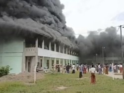 Ponpes Kali bin Walid di Rokan Hulu Riau Terbakar, 1 Orang Luka-luka