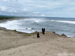 5 Pantai Terdekat dari Cimahi, Cocok Buat Liburan bareng Keluarga