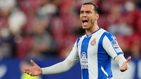 Arsenal juga dikabarkan melirik Raul de Tomas dan siap mengeluarkan dana 75 juta euro. Nominal tersebut ternyata tak menggoda Espanyol untuk melepas strikernya. Getty Images/Angel Martinez