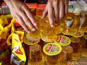 Dear Pak Mendag, Harga Minyak Goreng di Purwakarta Jauh dari Normal