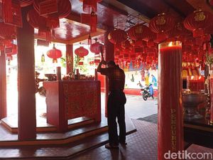 Begini Suasana Imlek di Kelenteng Bio Jian Thian Siang Tee Palmerah Begini Suasana Imlek di Kelenteng Bio Jian Thian Siang Tee Palmerah