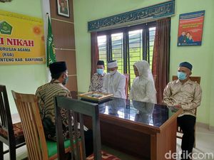 Semringah Pasangan di Banyumas Menikah pada Tanggal Cantik 2-2-2022 Semringah Pasangan di Banyumas Menikah pada Tanggal Cantik 2-2-2022
