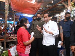 Mengukur Efektivitas Bansos Jokowi di Tengah Pandemi