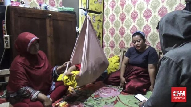 Tawuran antar kelompok pemuda yang kembali terjadi di Jalan Galangan Kapal, Kota Makassar, Sulawesi Selatan, mengakibatkan seorang balita terkena anak panah di bagian wajahnya sehingga korban pun dilarikan ke rumah sakit.