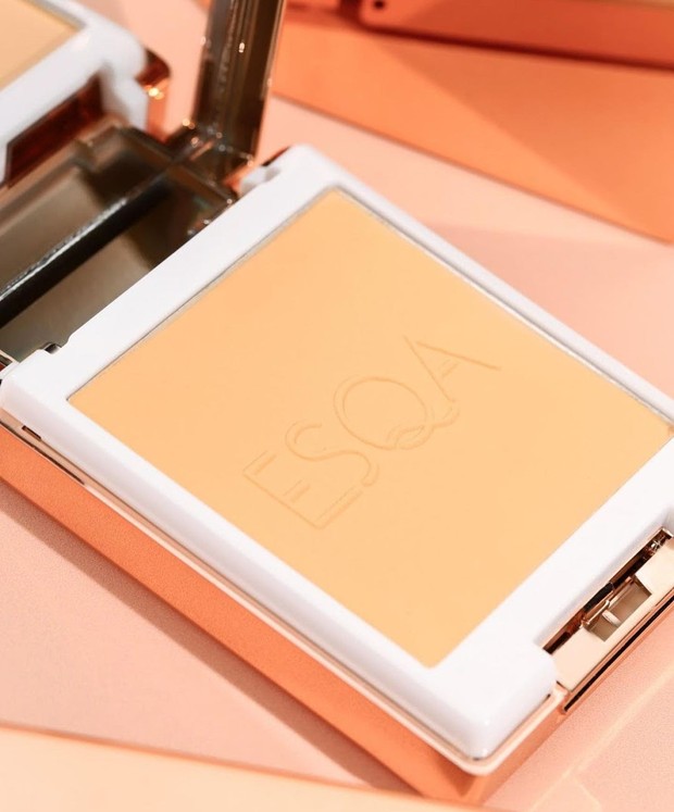 ESQA Flawless Powder Foundation