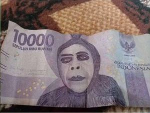 8 Curhatan Kocak Netizen saat Terima Uang Ini Bikin Cekikikan Tak Habis Pikir