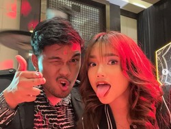 Gaya Fuji & Thariq Hadiri TikTok Award Bikin Netizen Gemas, Serasi Banget!