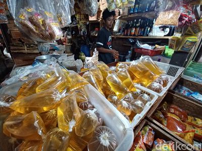 Harga Minyak Goreng di Pasar Banjaran Bandung Masih Tinggi