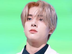 Gaya Idol K-Pop Pakai Kalung Berlafaz Allah Jadi Sorotan, Stylistnya Dikecam