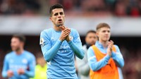Bek kiri: Cancelo, valuasi 58,5 juta paun (Rp 1 triliun). Foto: Getty Images/Catherine Ivill