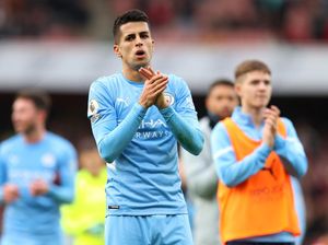 Neville Bersaudara Pernah Rekomendasikan Joao Cancelo, eh MU Menolak