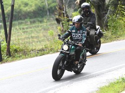 Nyoman Nuarta Bikin Patung Jokowi Naik Motor RI-1 untuk di Mandalika