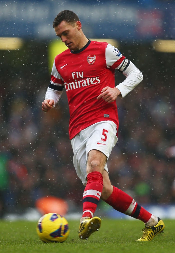 Kapten Arsenal LONDON, ENGLAND - JANUARY 20: Thomas Vermaelen of Arsenal in action during the Barclays Premier League match between Chelsea and Arsenal at Stamford Bridge on January 20, 2013 in London, England. (Photo by Clive Rose/Getty Images)