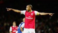 Barcelona pun membeli kapten Arsenal, Thierry Henry pada tahun 2007. Henry tiga musim bermain di Camp Nou (Getty Images)
