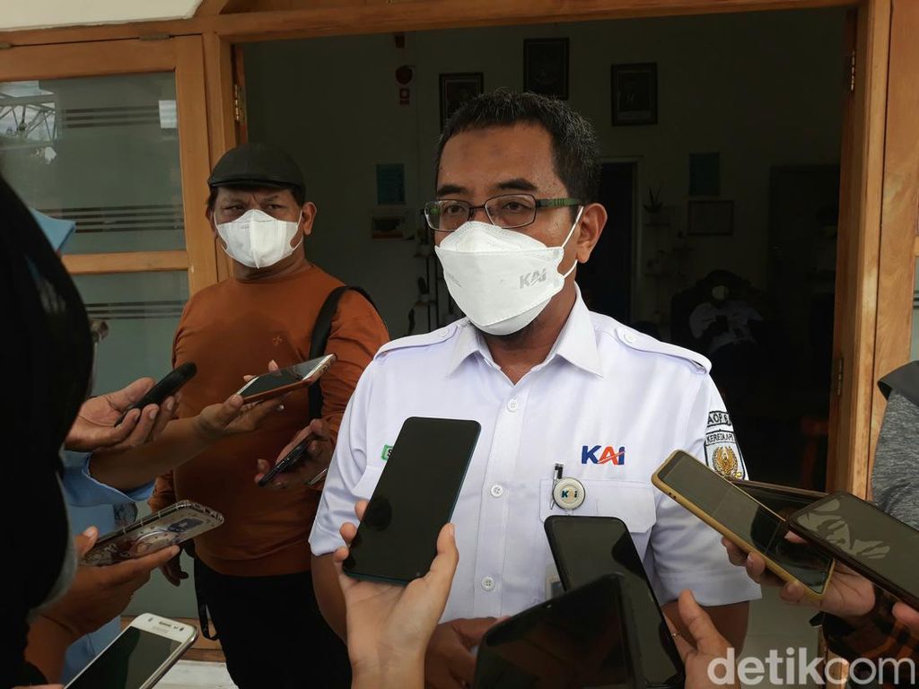 Kasus COVID-19 Melonjak, Jumlah Penumpang KA di Solo Stabil Kasus COVID-19 Melonjak, Jumlah Penumpang KA di Solo Stabil
