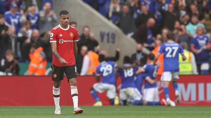 LEICESTER, ENGLAND - OCTOBER 16: Mason Greenwood of Manchester United shows his disappointment after the goal of Caglar Soyuncu of Leicester City during the Premier League match between Leicester City and Manchester United at The King Power Stadium on October 16, 2021 in Leicester, England. (Photo by Alex Pantling/Getty Images)