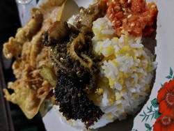 Enaknya Kebangetan! Yuk Cicipi Nasi Jagung Babat Pegirian Surabaya