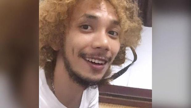 Norman Kamaru menjadi sorotan publik usai mengganti nama dan mengubah penampilannya. Yuk kita intip potret terbarunya!