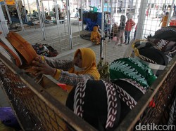 Teras Malioboro Riuh Pengunjung, PKL Optimistis Omzet Membaik