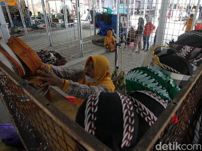 PKL Malioboro Mulai Boyongan ke Lokasi Baru