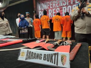 Kelakuan Bejat Geng Karadenan Street Bacok Warga Salah Sasaran Kelakuan Bejat Geng Karadenan Street Bacok Warga Salah Sasaran