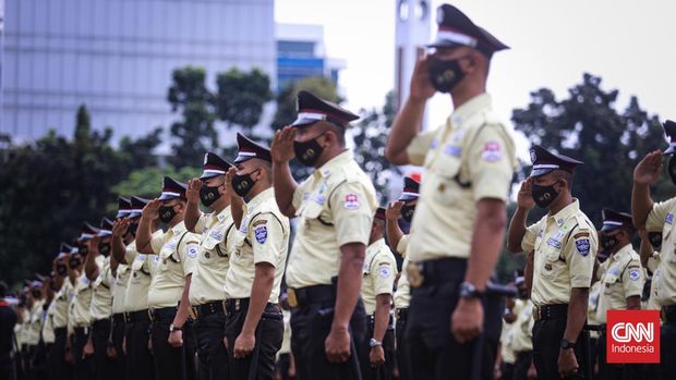 Seragam Satpam Baru Mabes Polri resmi mengumumkan desain dan seragam baru milik Satuan Pengamanan (Satpam) pada Rabu (2/2). CNN Indonesia/Adi Ibrahim