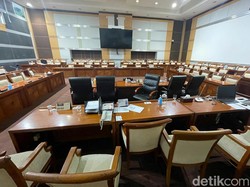 Badai Covid-19 DPR: 142 Orang Terpapar, Komisi V Lockdown Pekan Depan