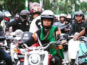 Perjalanan Dakwah UAS, dari Mobil Mustang hingga Helikopter