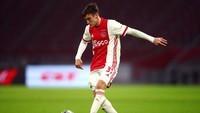 Nicolas Tagliafico adalah bek kiri Ajax asal Argentina. Usianya 29 tahun dan dirasa budget-nya cocok dengan Barcelona karena akan dilepas mulai harga 10 juta Euro (Getty Images)