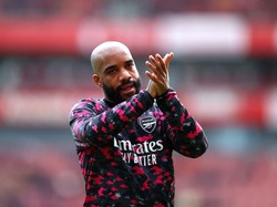 Lyon Ingin Pulangkan Lacazette