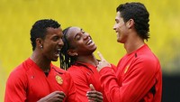 Anderson, Nani, dan Cristiano Ronaldo. Trio pemain MU ini pernah dikabarkan Mirror terlibat skandal pesta seks dengan Gemma Storey yang mengaku dibayar 600 paun buat partisipasinya. Foto: Getty Images/Alex Livesey