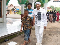 Kerap Mabuk-Mengamuk Bawa Golok, Bocah 10 Tahun Diselamatkan Dedi Mulyadi